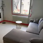 ++++ 70m2 Avec Balcon, à 200 M Et Rue Piétonne à 300 M ++++ *