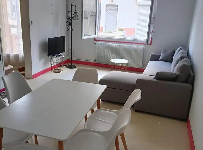 Apartman ++++ 70m2 Avec Balcon, A 200 M Et Rue Pietonne A 300 M ++++
