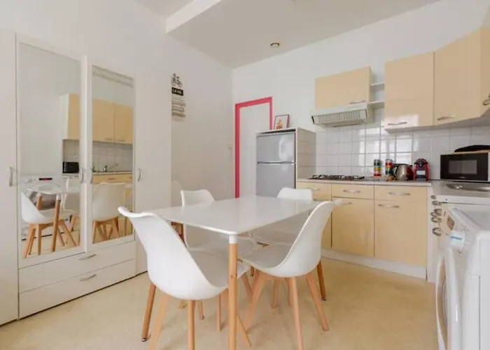 ++++ 70m2 Avec Balcon, A 200 M Et Rue Pietonne A 300 M ++++ Apartman