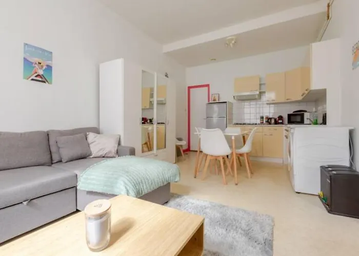 ++++ 70m2 Avec Balcon, A 200 M Et Rue Pietonne A 300 M ++++ Apartman *