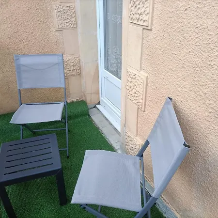 ++++ 70m2 Avec Balcon, A 200 M Et Rue Pietonne A 300 M ++++ Lägenhet *