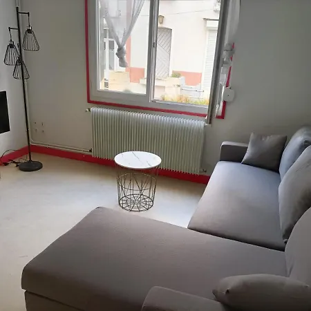 ++++ 70m2 Avec Balcon, A 200 M Et Rue Pietonne A 300 M ++++ *