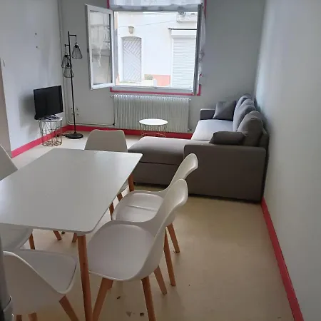 ++++ 70m2 Avec Balcon, A 200 M Et Rue Pietonne A 300 M ++++ *