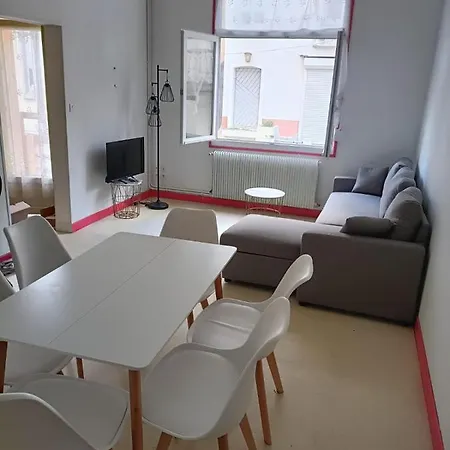 Apartment ++++ 70m2 Avec Balcon, A 200 M Et Rue Pietonne A 300 M ++++
