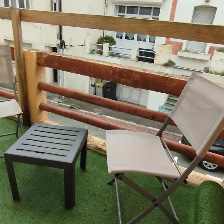 Lägenhet ++++ 70m2 Avec Balcon, A 200 M Et Rue Pietonne A 300 M ++++