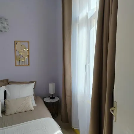 ++++ 70m2 Avec Balcon, A 200 M Et Rue Pietonne A 300 M ++++ Lägenhet