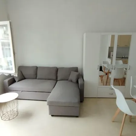 ++++ 70m2 Avec Balcon, A 200 M Et Rue Pietonne A 300 M ++++