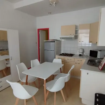 ++++ 70m2 Avec Balcon, A 200 M Et Rue Pietonne A 300 M ++++ Berck
