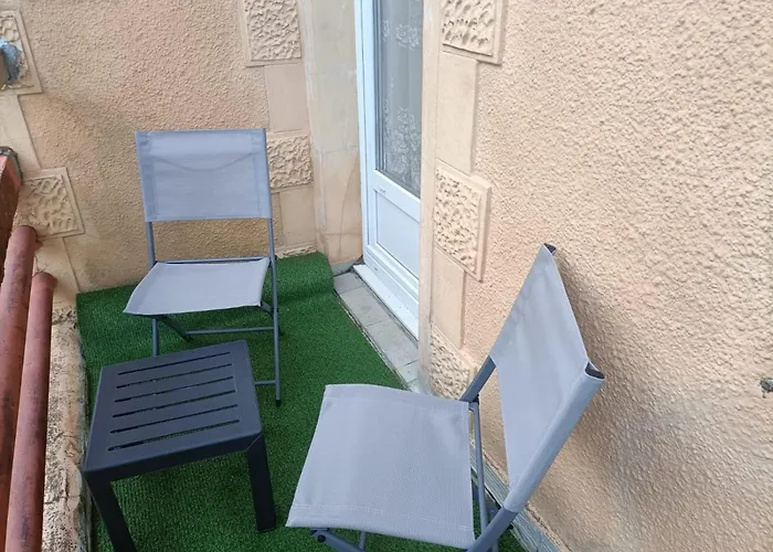 ++++ 70m2 Avec Balcon, A 200 M Et Rue Pietonne A 300 M ++++ Apartament *