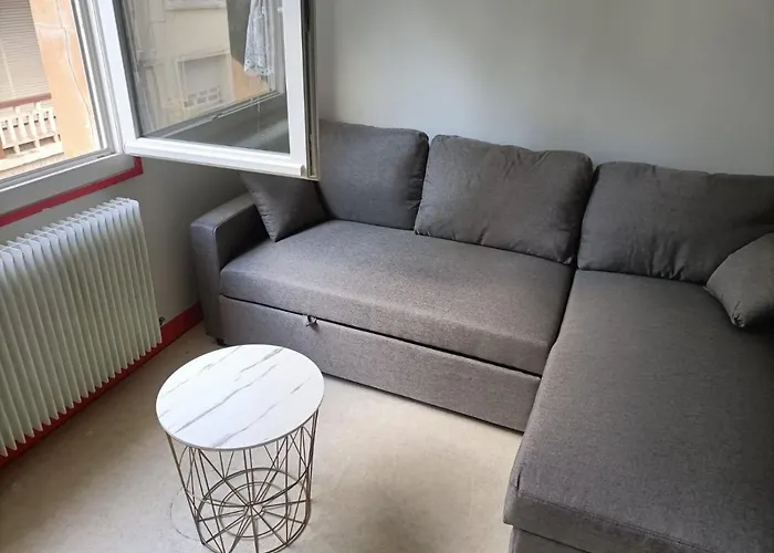 Apartament ++++ 70m2 Avec Balcon, A 200 M Et Rue Pietonne A 300 M ++++ *