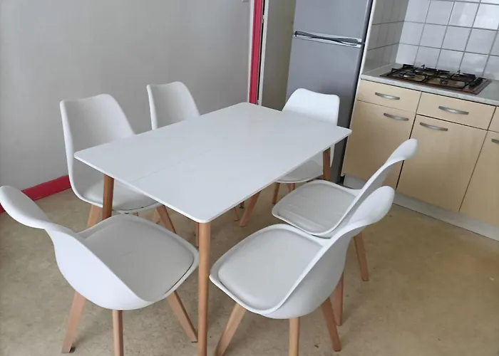 Apartament ++++ 70m2 Avec Balcon, A 200 M Et Rue Pietonne A 300 M ++++ *